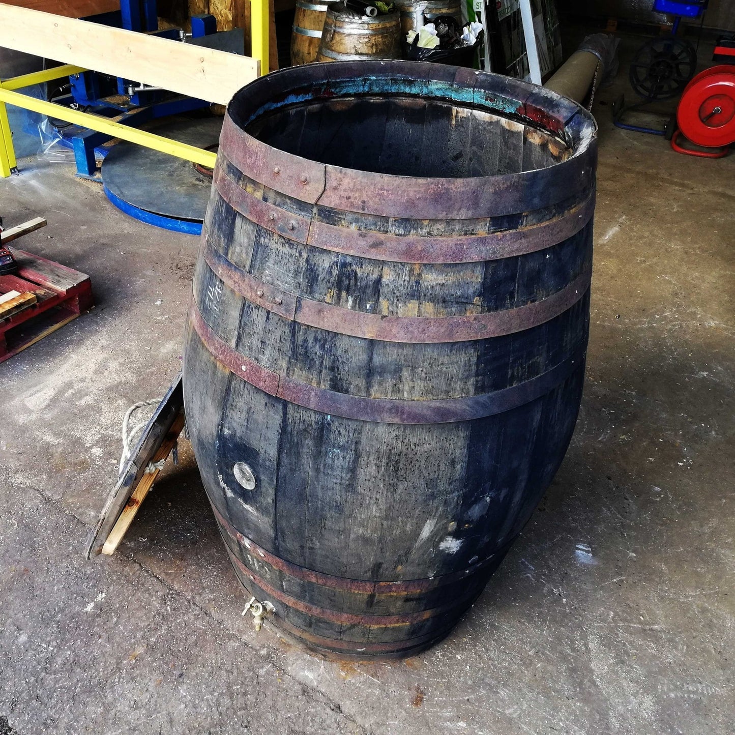 Oak Whisky Barrel Water Butt - 40 Gallon / 55 Gallon / 120 Gallon