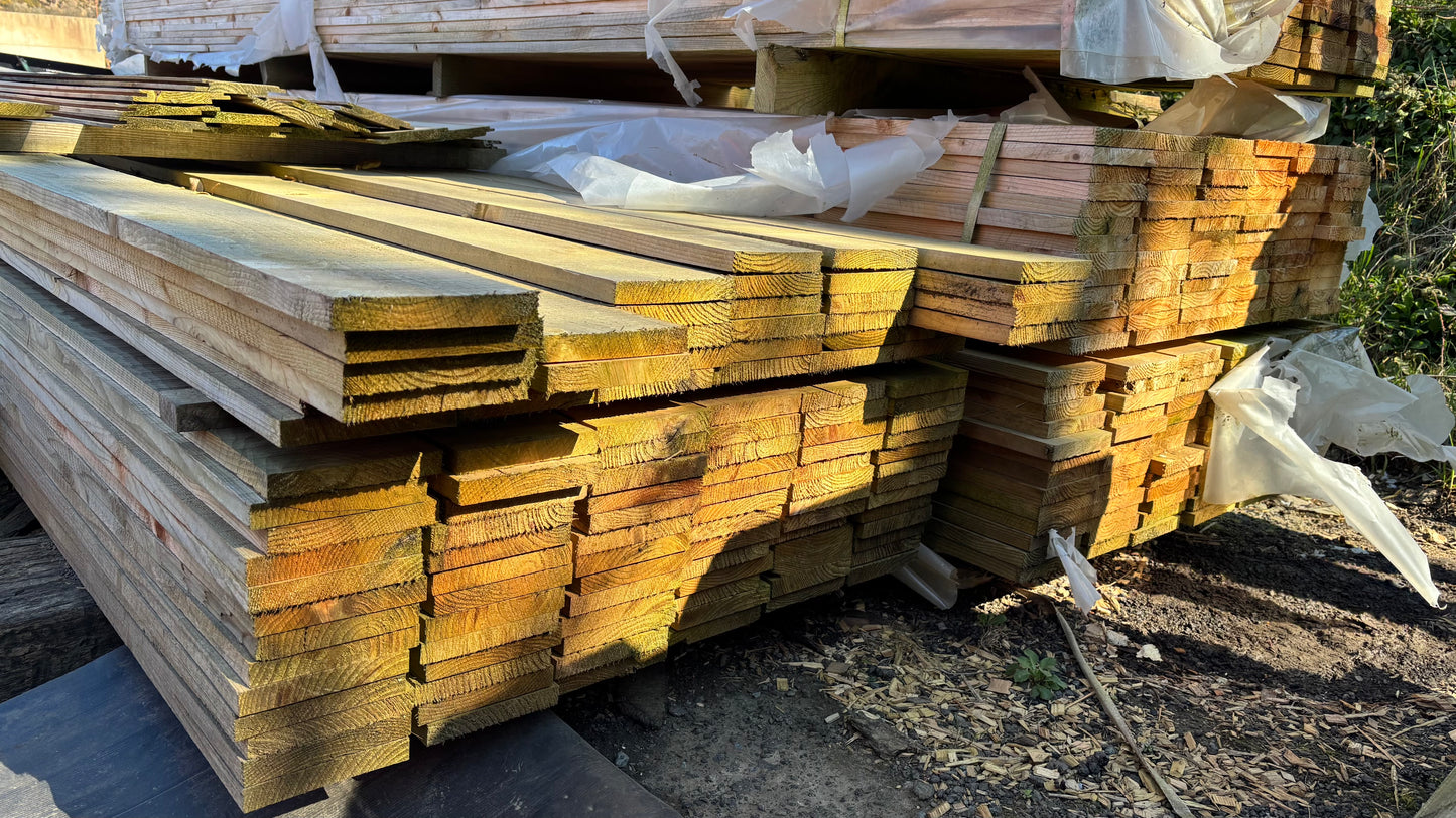 British Western Red Cedar Cladding/Fencing Boards (2
