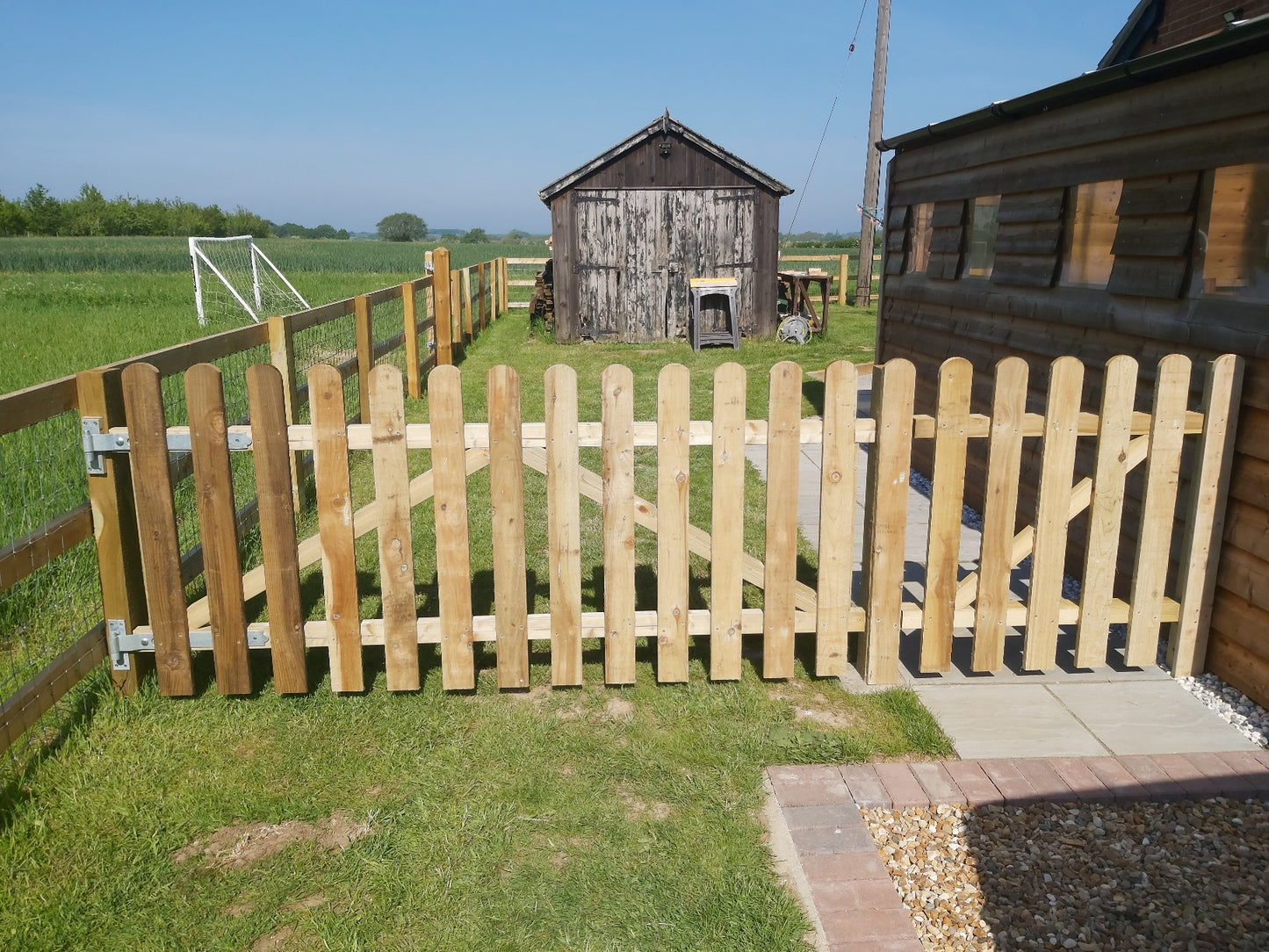 Treated Softwood Picket Garden Fencing Pales