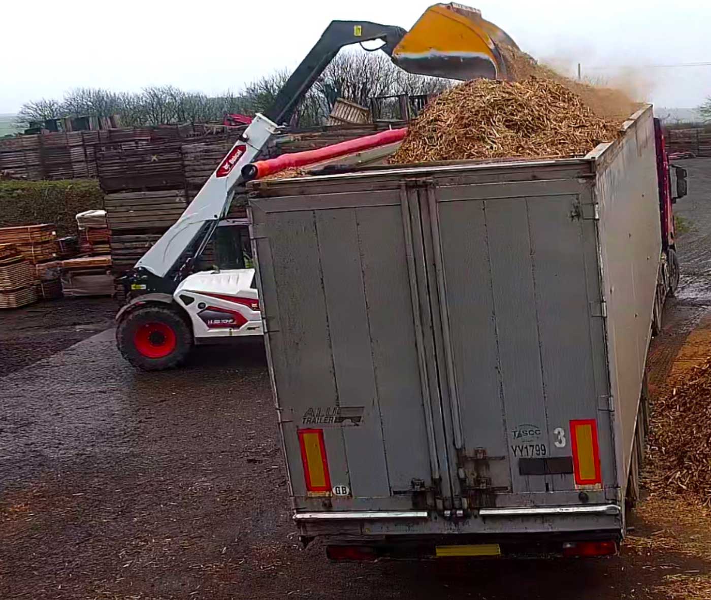 Woodchip & Shred for Landscaping, Gardening & Animal Bedding