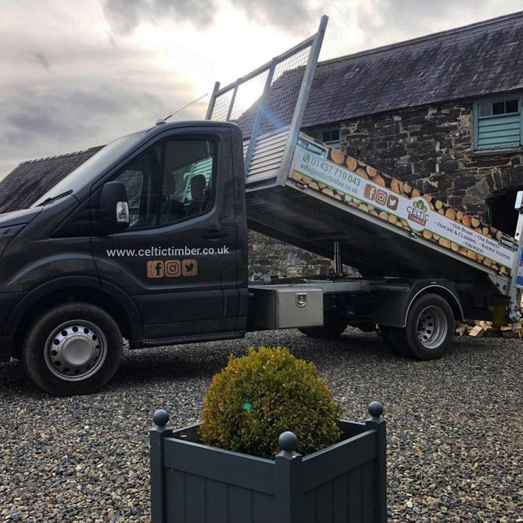 Oak Off-Cuts Kiln-Dried Seasoned Firewood - Pembrokeshire/Local Deliveries