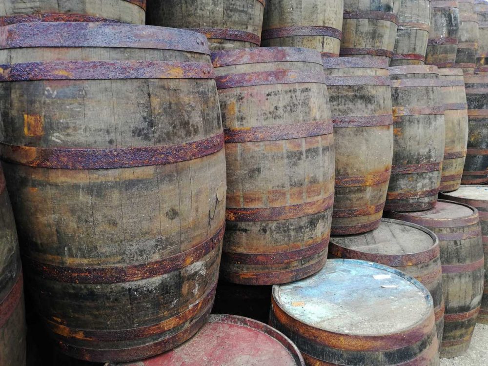 
                      
                        Oak Whisky Barrels - Reclaimed in Different Sizes and Styles
                      
                    